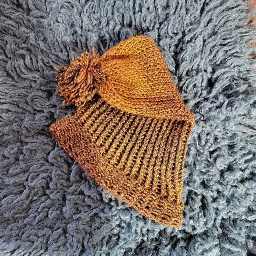 New Handmade Beanie Hang Hat / Gnome Style Knit Onesize Fits Most